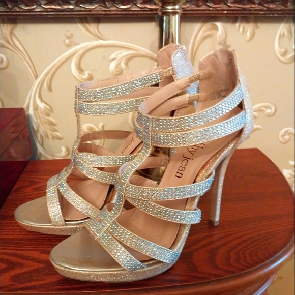 Beautiful Rhinestone Heels - Picture 3 of 8